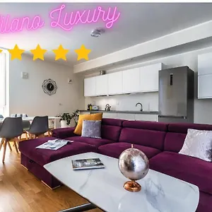 5 Min Walk From Subway Elegant & Modern Milano